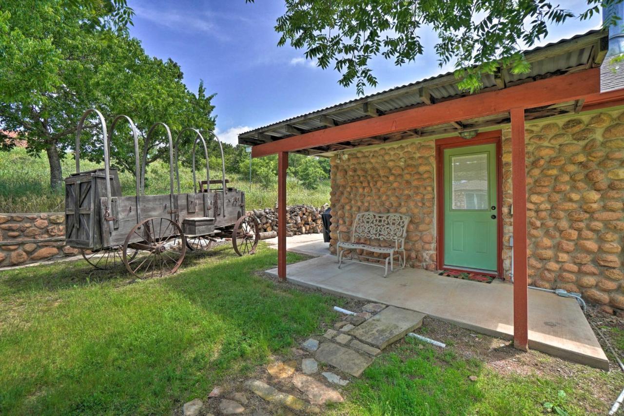 Charming Hilltop Cottage In Medicine Park! Экстерьер фото